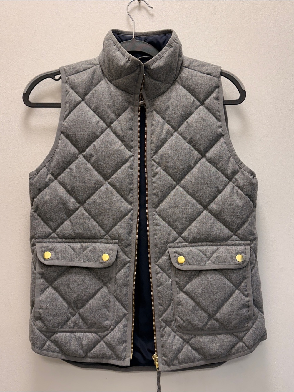 J. Crew women Quilted Gray Puffer Vest with Gold Snap Accents